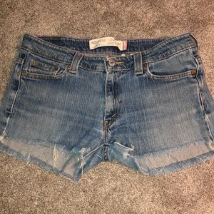 Vintage Levi’ cut off shorts